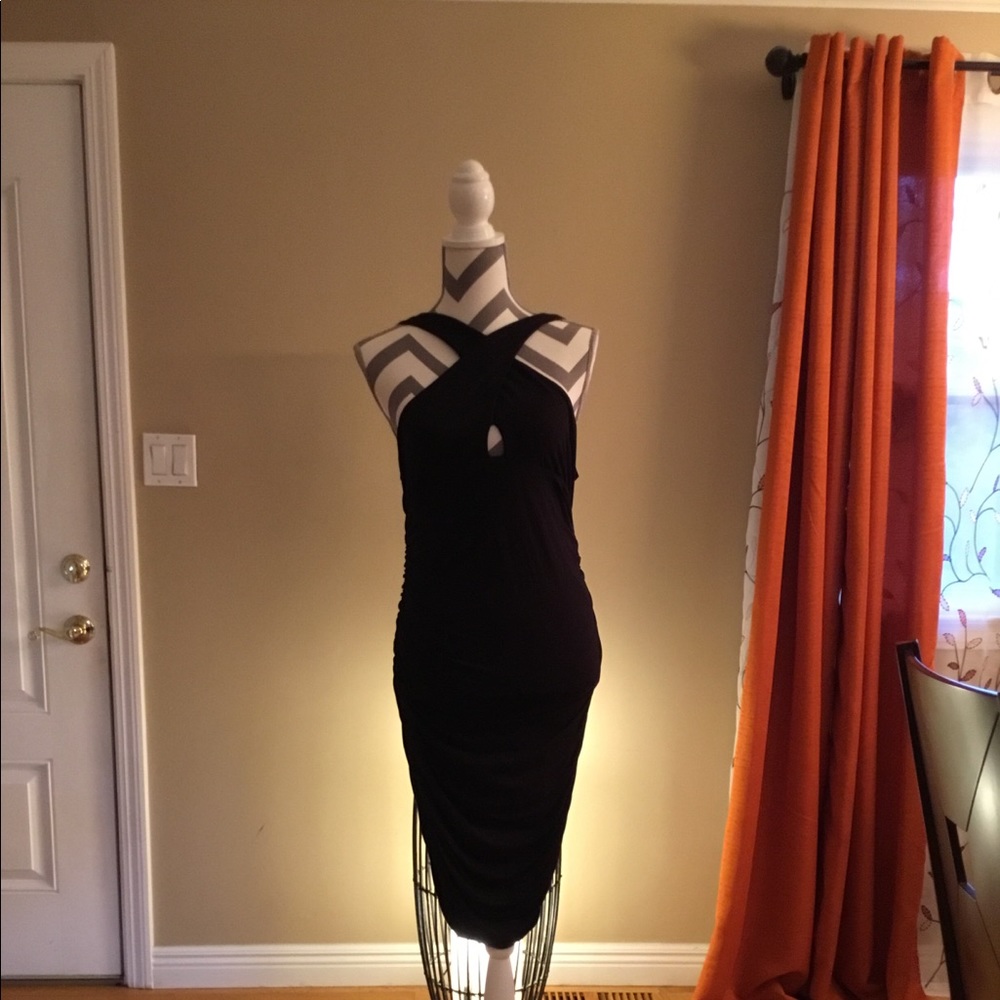 Guess Sleeveless Crisscross Keyhole Dress